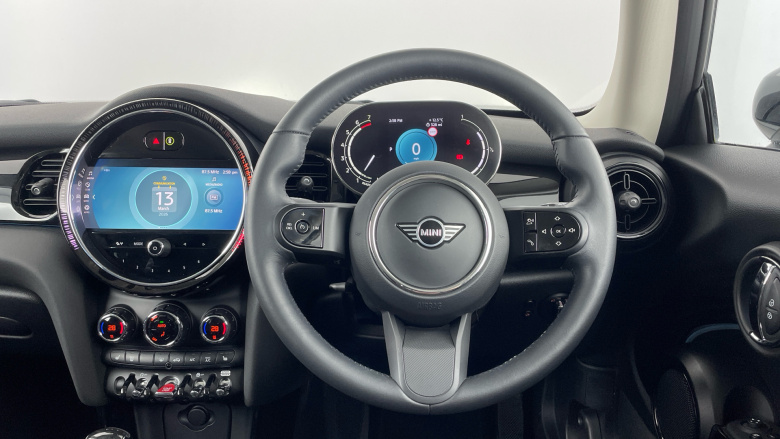 MINI Hatchback 1.5 Cooper Classic 3dr Auto Petrol Hatchback